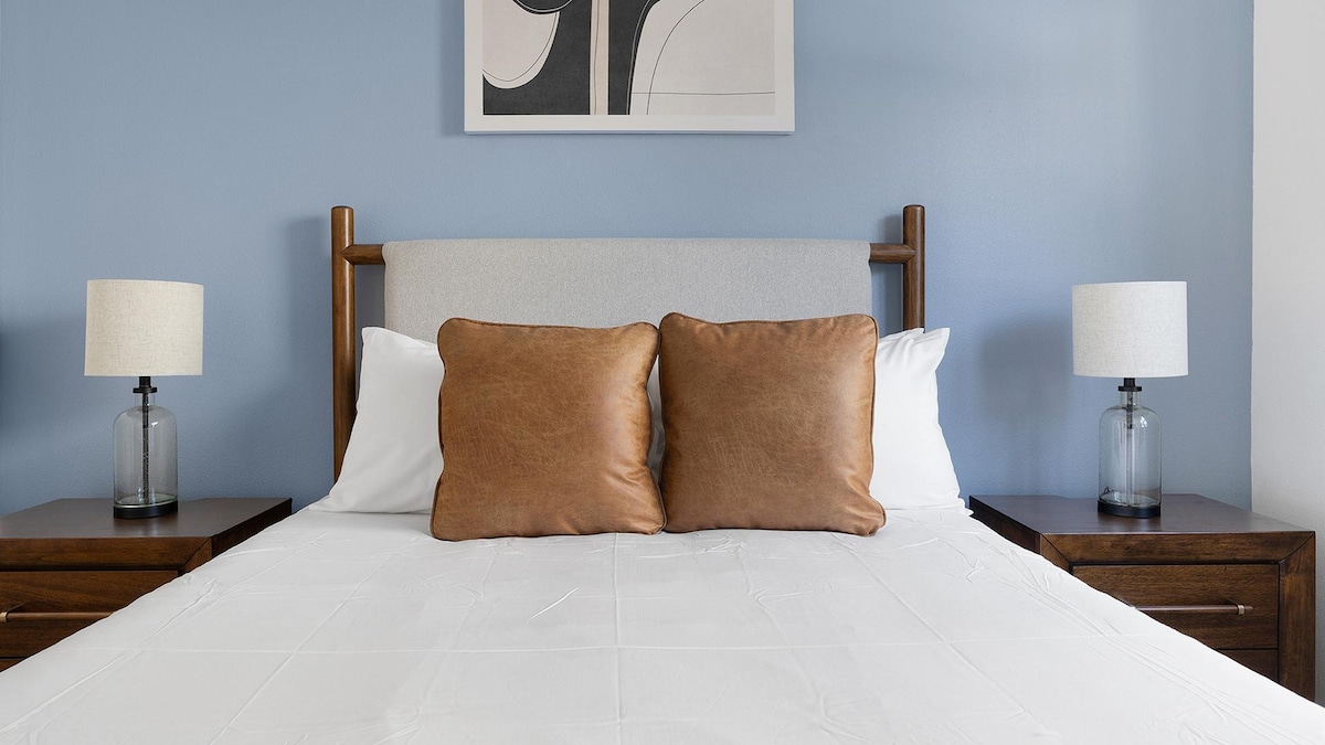Landing | Stylish 2BD, Clubhouse, Gym