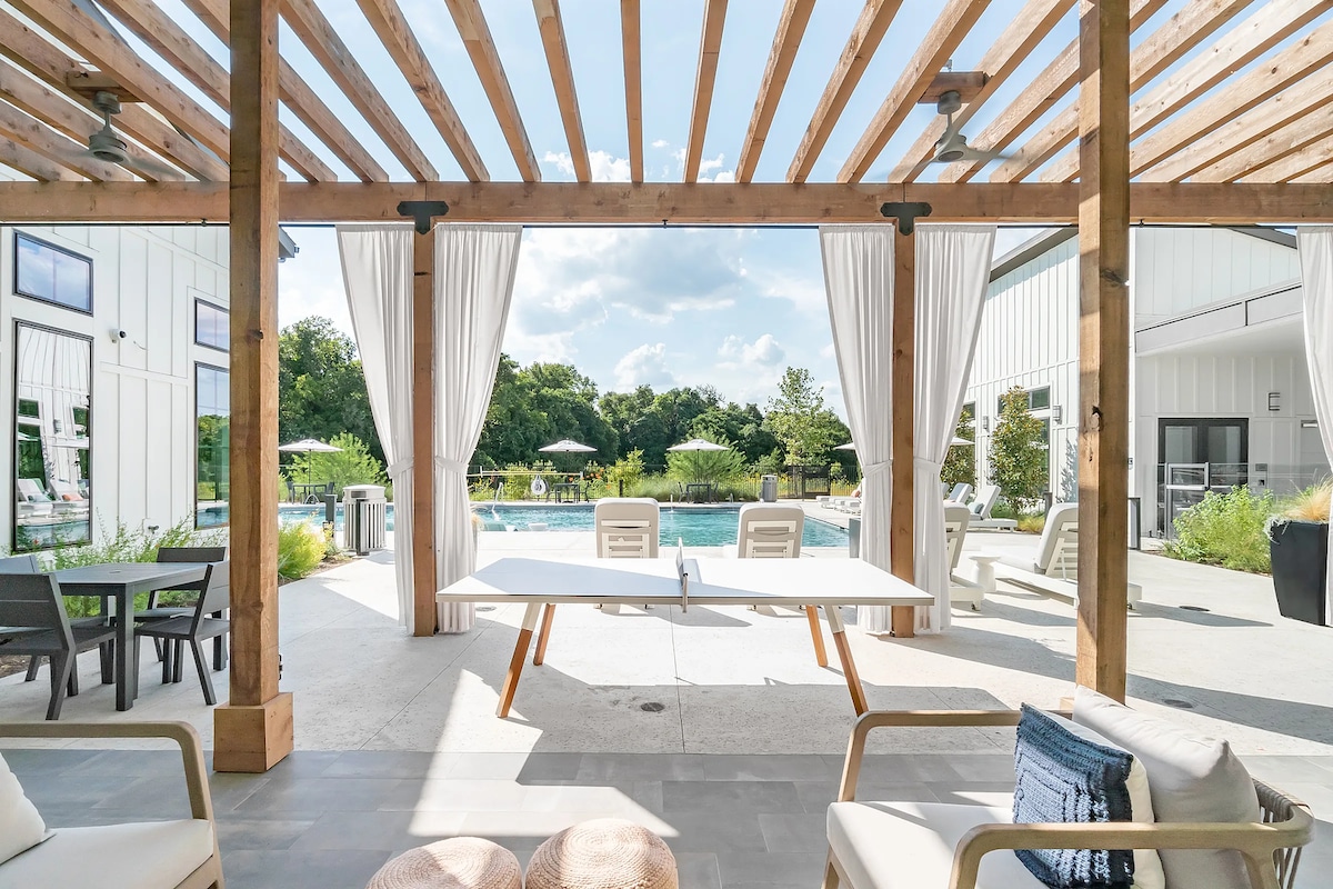 Landing | Stylish 2BD, Clubhouse, Gym