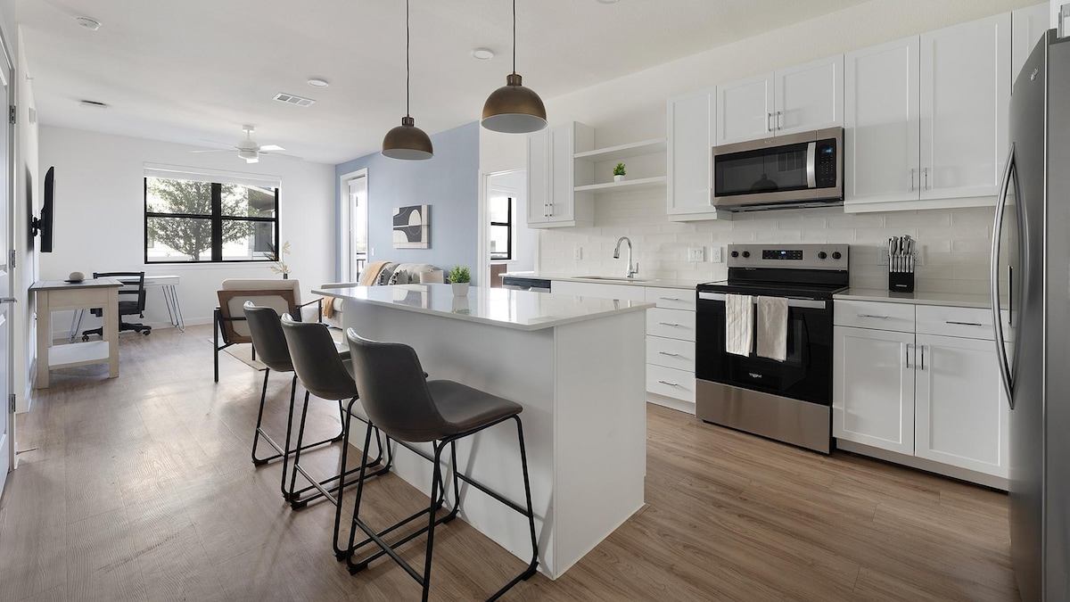 Landing | Stylish 2BD, Clubhouse, Gym