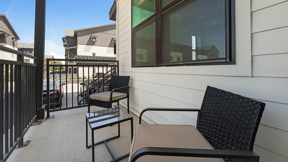 Landing | Stylish 2BD, Clubhouse, Gym