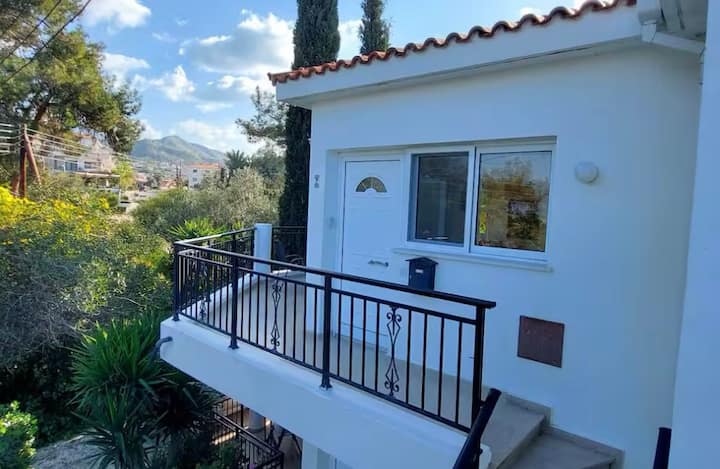 Spacious 2 Bedroom Apartment With Sea View. - Argaka