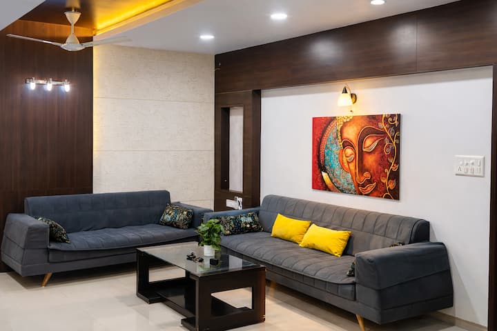 Grand 4bhk Living In City Center/ Luxury Apartment - Ahmedabad