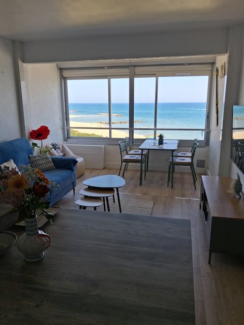 Top Airbnb: Sea view apartment in Le Barcarès