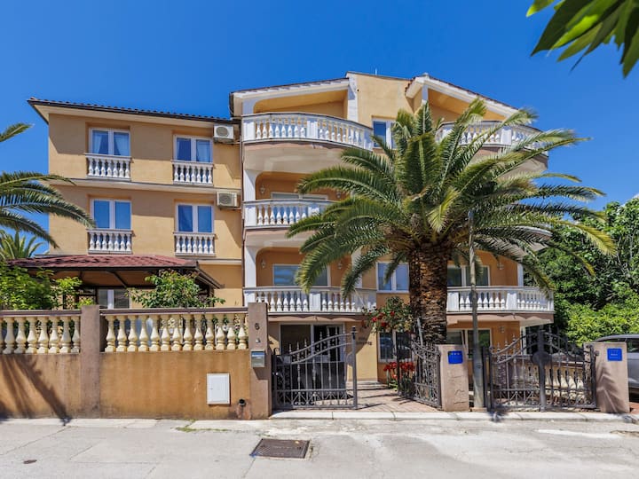 Villa Canaria 1 By Interhome - Banjole