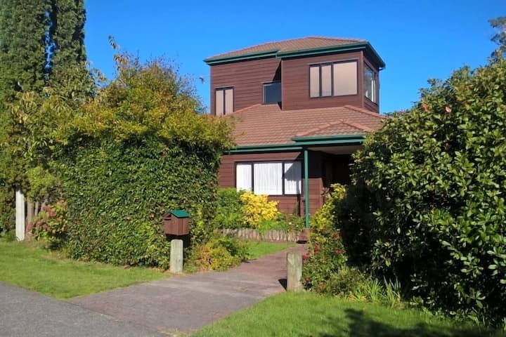 Spacious Havelock North Home For Families & Groups - Havelock North