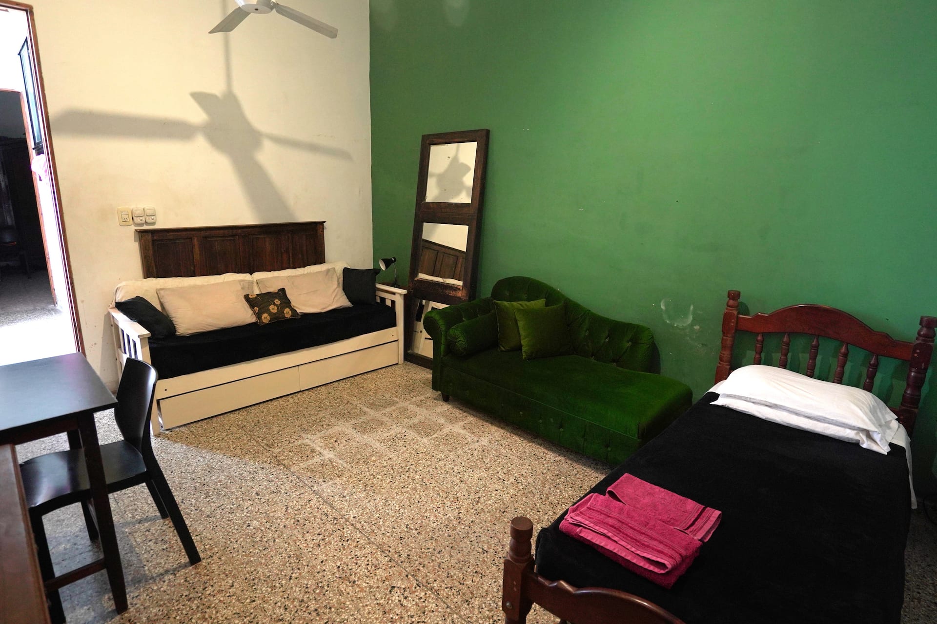 Room in Monserrat near San Telmo
