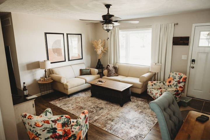 Peaceful 3br Canal Home W/ Fire Pit & Pet-friendly - Akron, OH