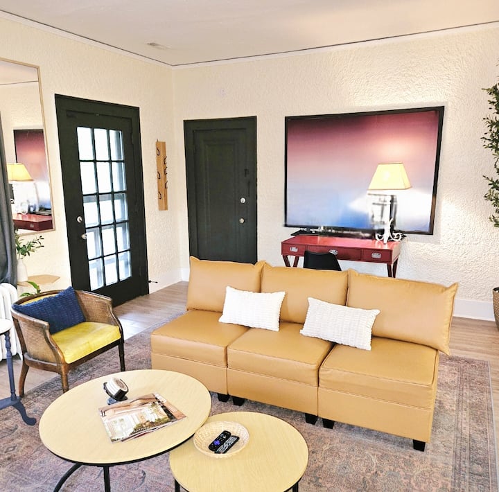 3 Bedrooms - 2 Parking - Washer & Dryer - Wifi - Portsmouth, VA