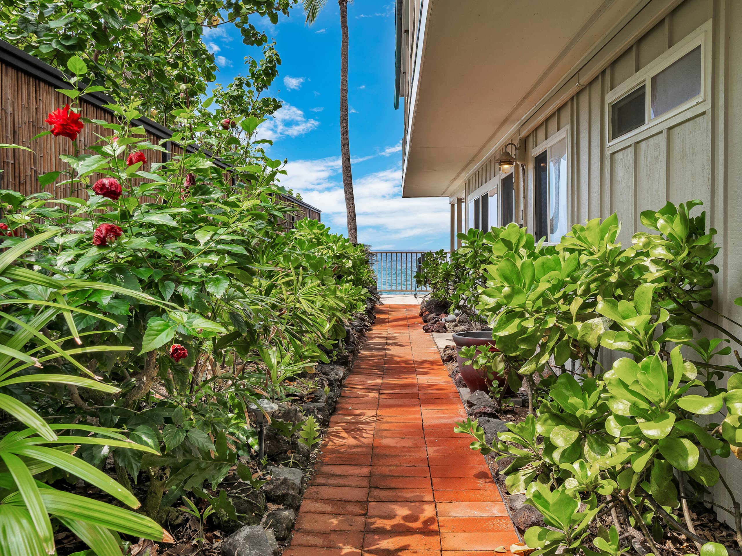 Oceanfront Kona Gem-Top Floor End Unit-New Updated - Image 67
