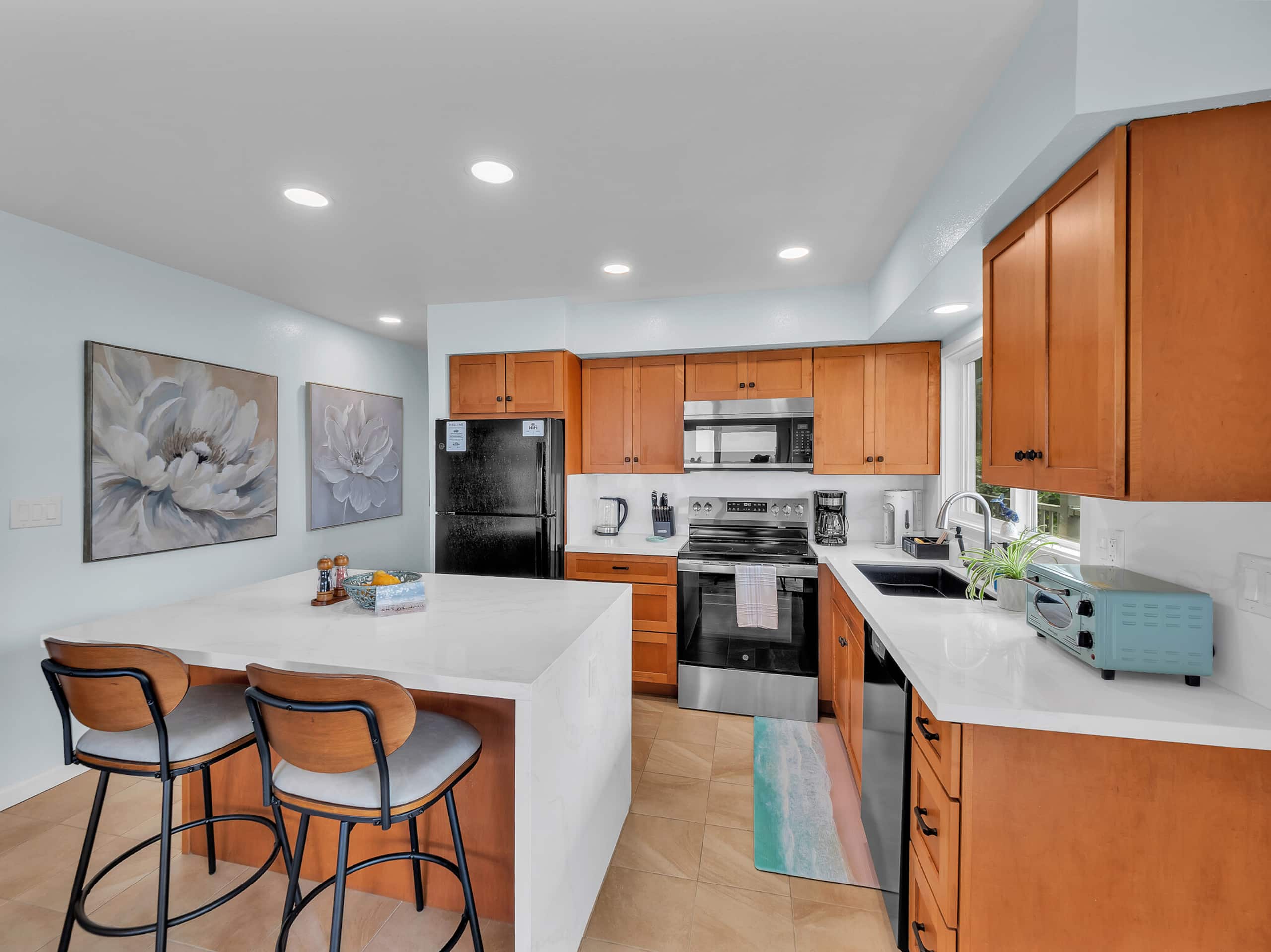 Oceanfront Kona Gem-Top Floor End Unit-New Updated - Image 11