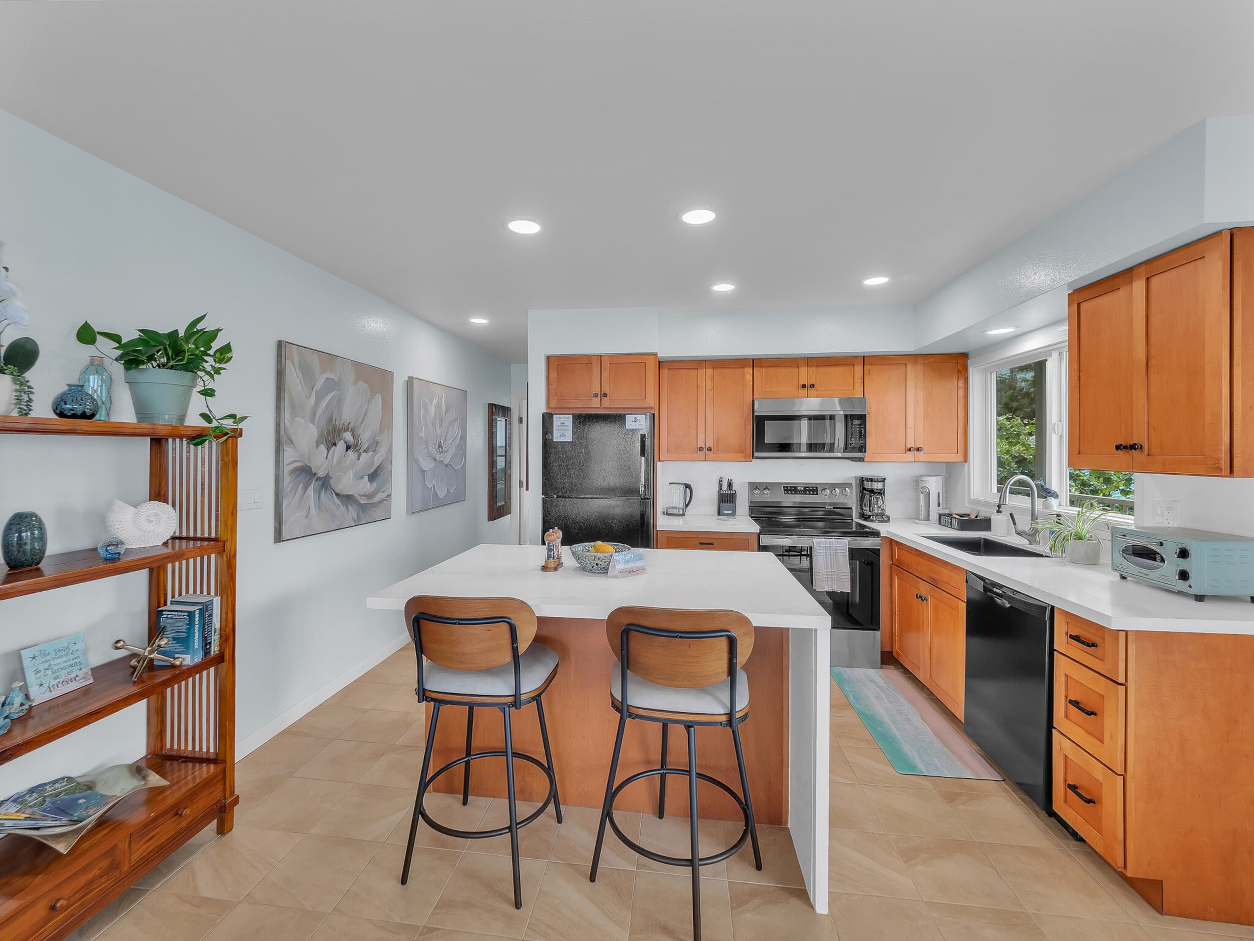 Oceanfront Kona Gem-Top Floor End Unit-New Updated - Image 17