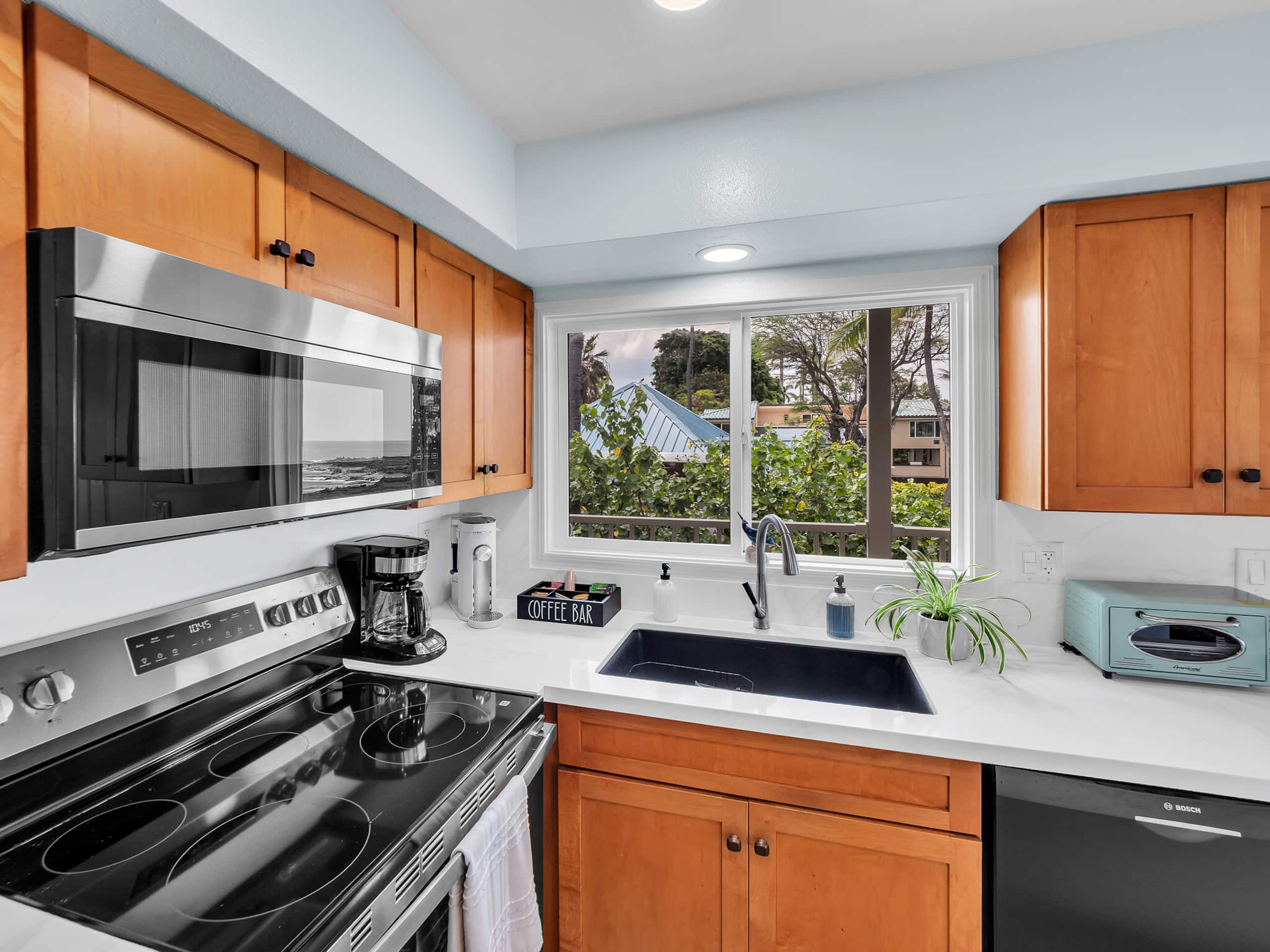 Oceanfront Kona Gem-Top Floor End Unit-New Updated - Image 16