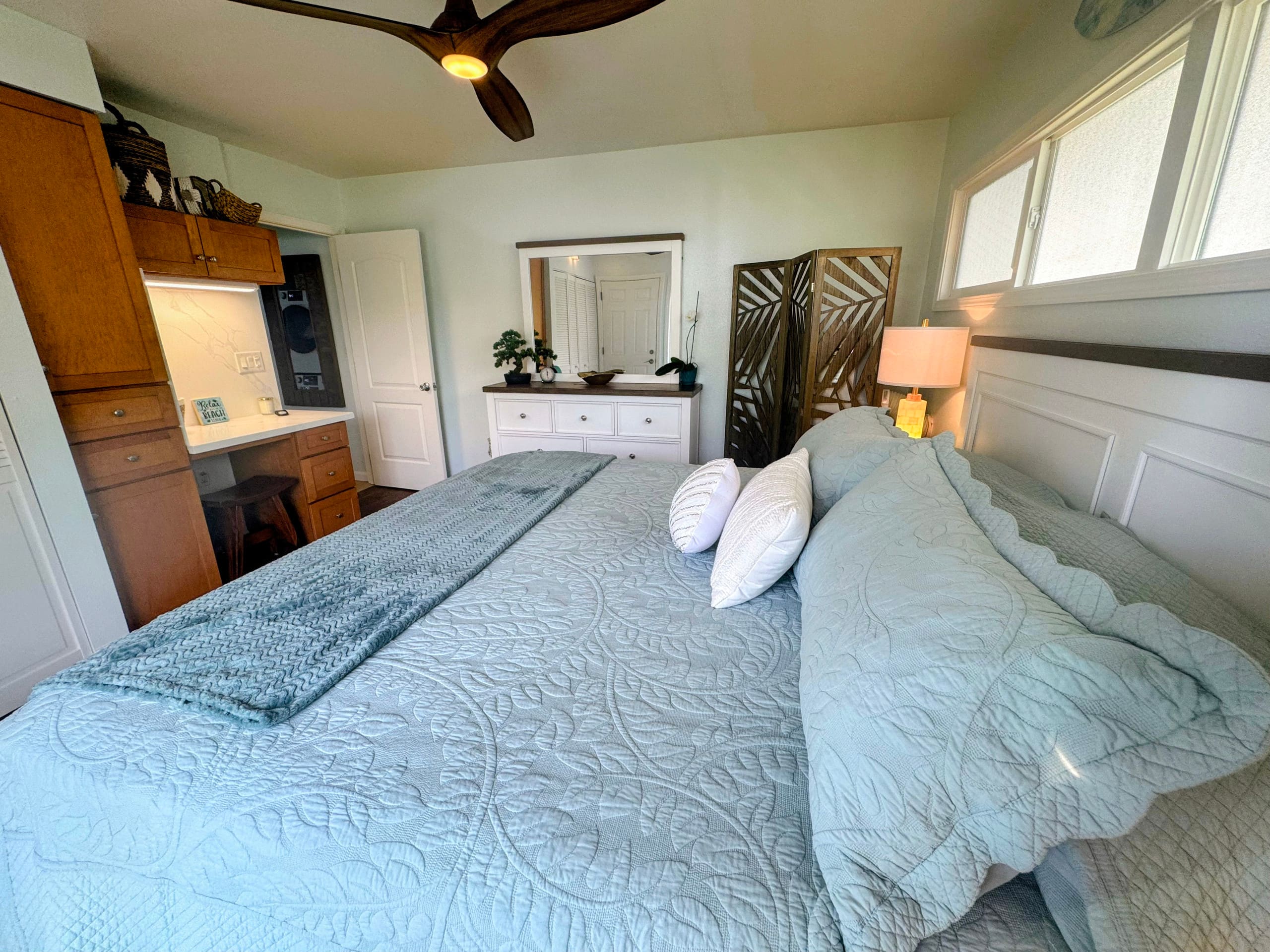 Oceanfront Kona Gem-Top Floor End Unit-New Updated - Image 24