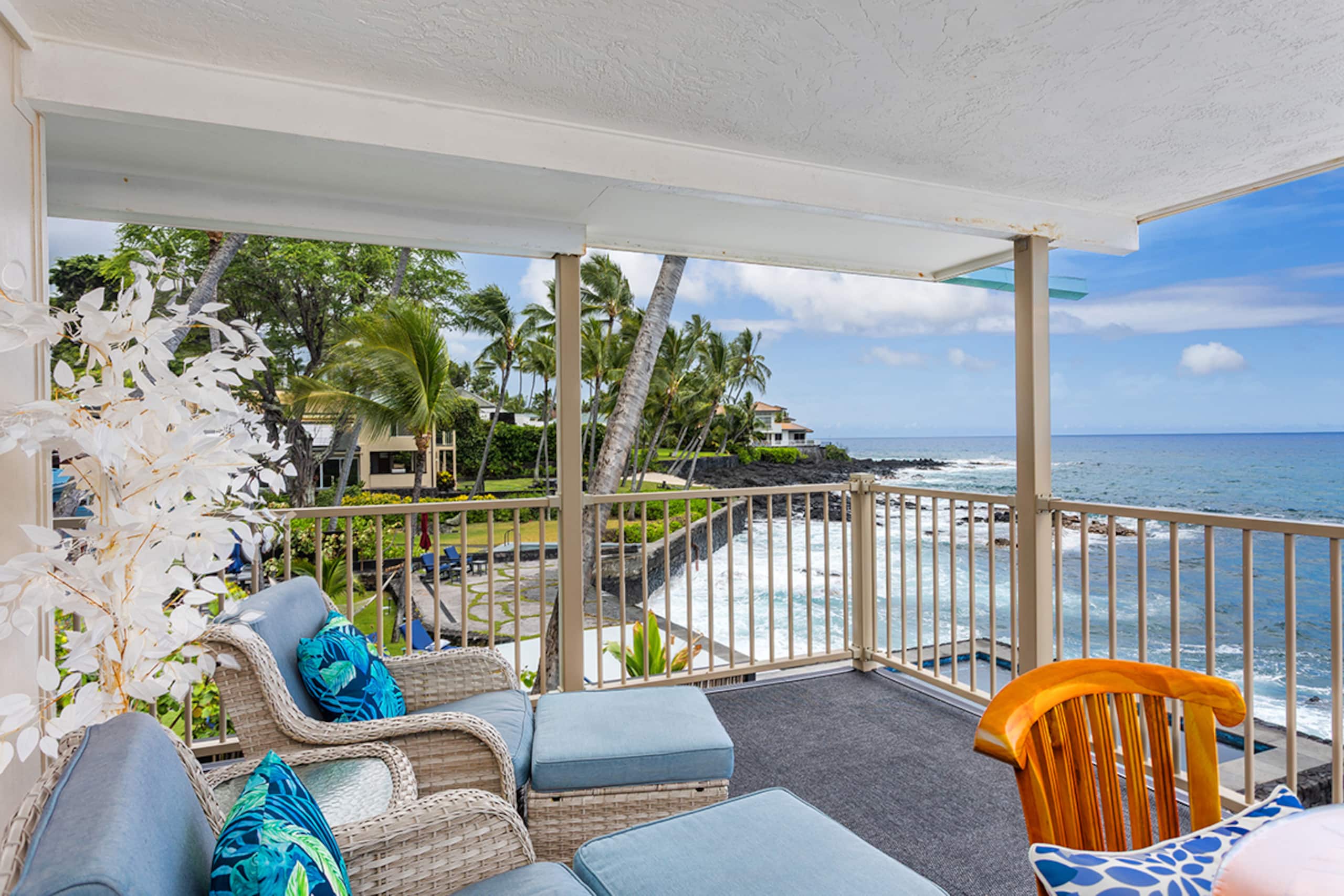Oceanfront Kona Gem-Top Floor End Unit-New Updated - Image 37