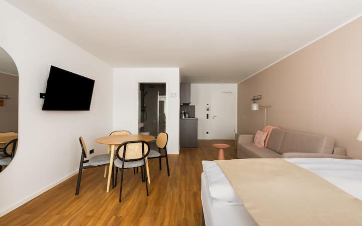 Leverkusen Wiesdorfer |Comfort Suite + Sofa Bed Lt - Cologne