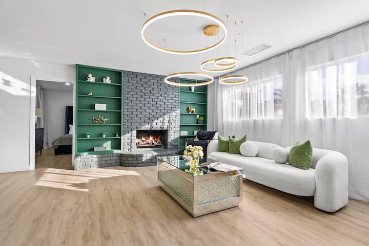 10 Person Modern House, 12 Minutes From The Strip. - Las Vegas, NV