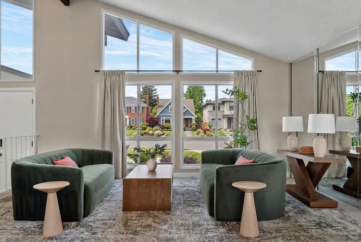 Disney Family Oasis: Pool, Spa & Game Room - Huntington Beach, CA