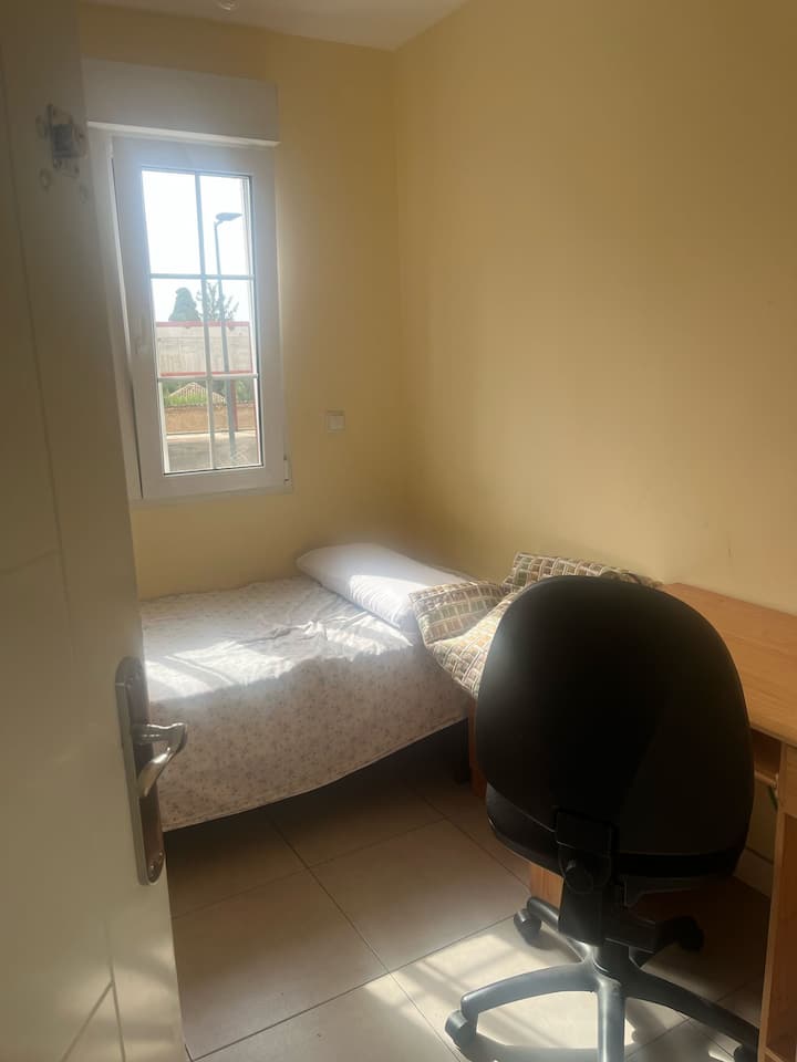 Habitación En El Centro De Valladolid. - Valladolid