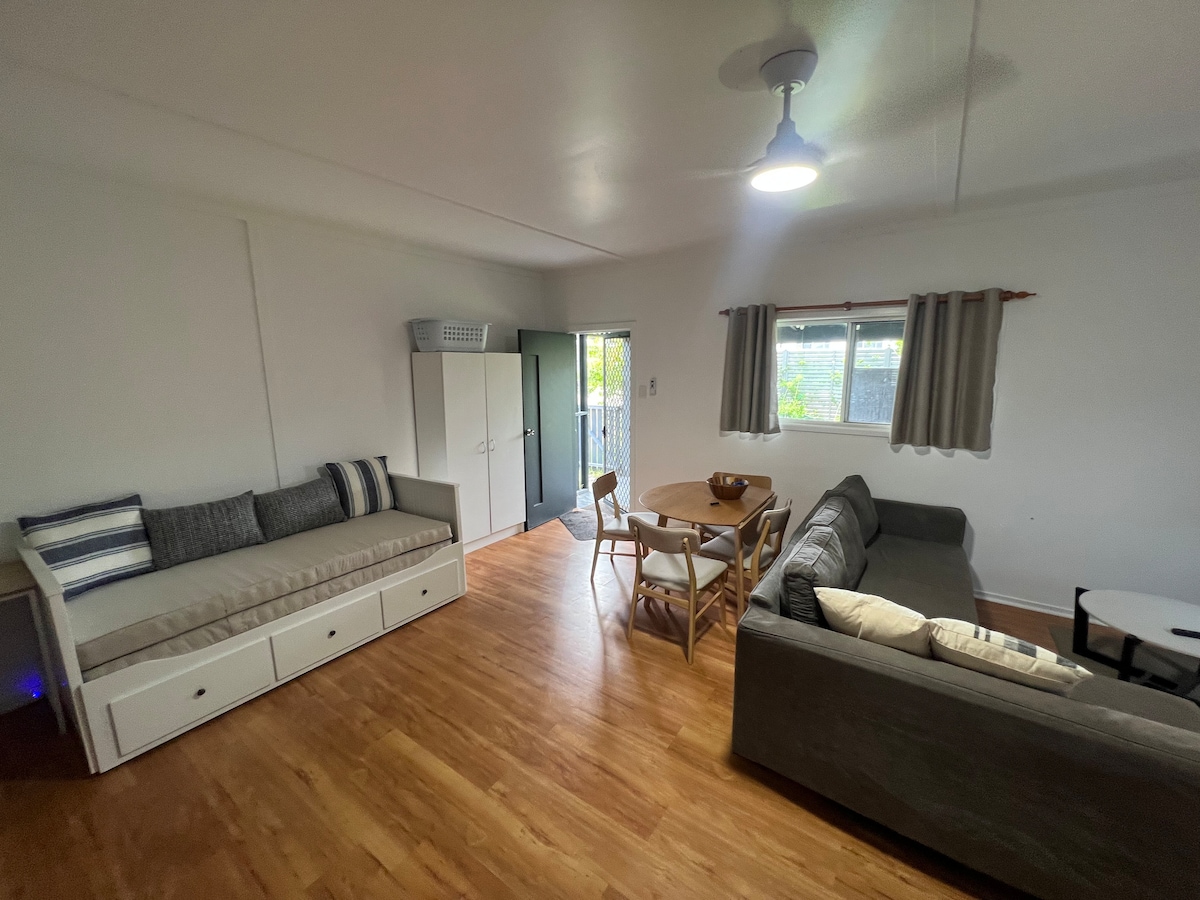 Successful Airbnb property: Pet friendly 1 Bedroom surf cottage in Port Stephens Council