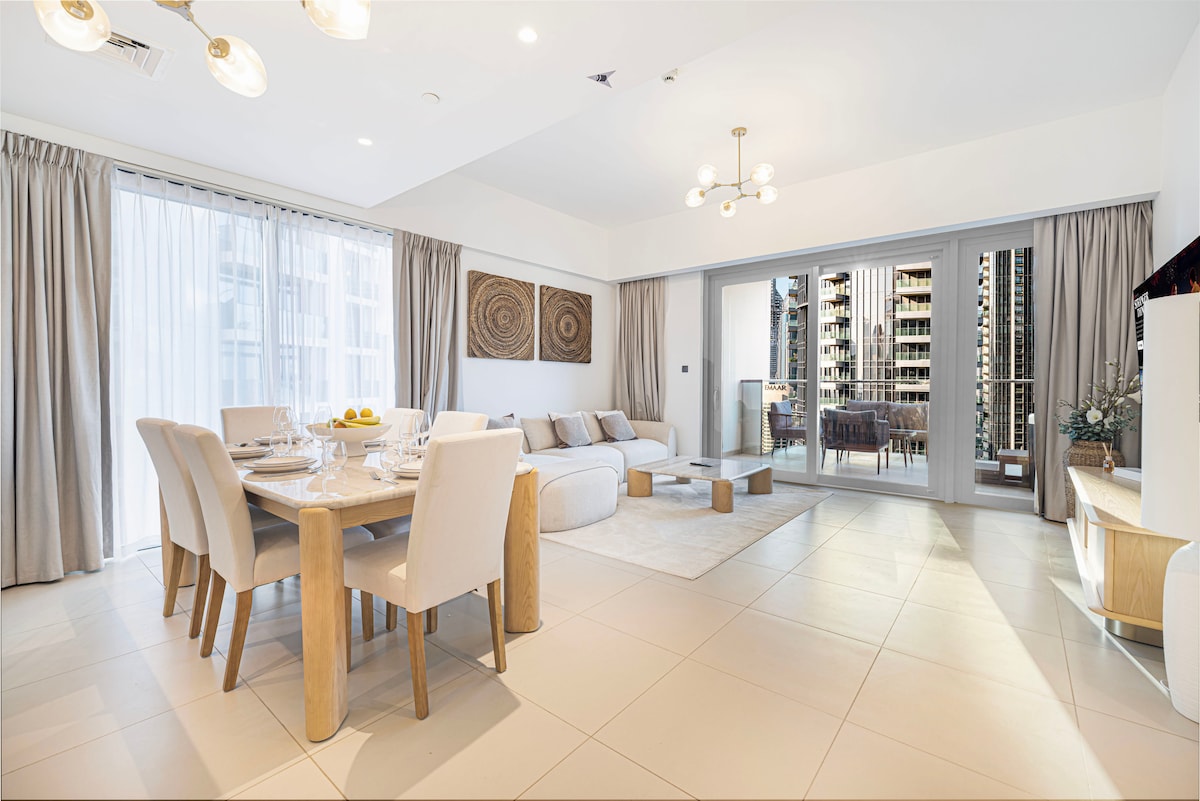 3 Bedroom Furnished Apartment | Act One / Act Two 3