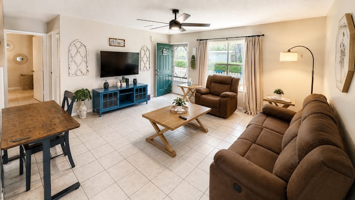 Private Guesthouse With Pool - No Cleaning Fee - DeLand, FL