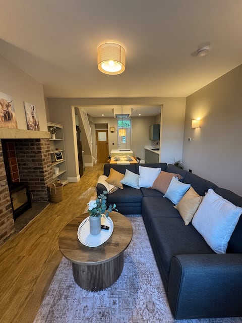 Popular Airbnb listing: Beautifully renovated cottage in Delph. in Saddleworth