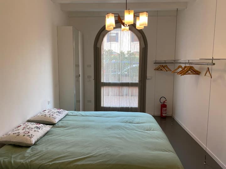 Riverside Private Room | Independent Entrance - Treviso