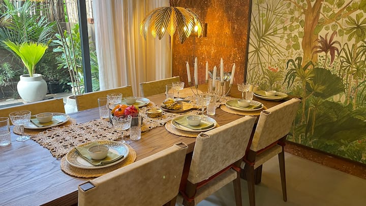Dining area image 1