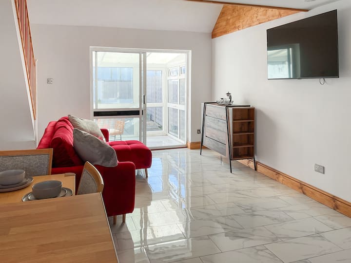 Clovelly Place - The Mumbles