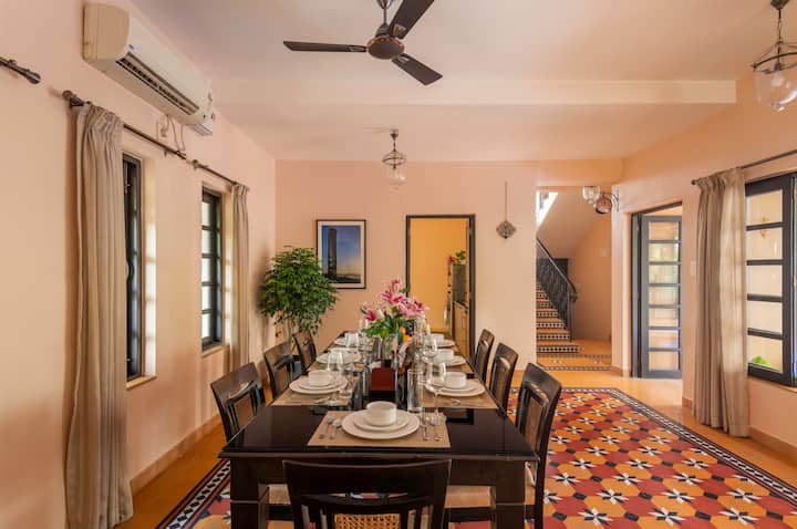 Dining area image 3