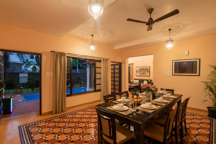 Dining area image 2