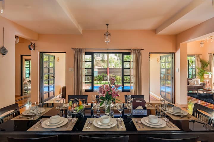 Dining area image 1