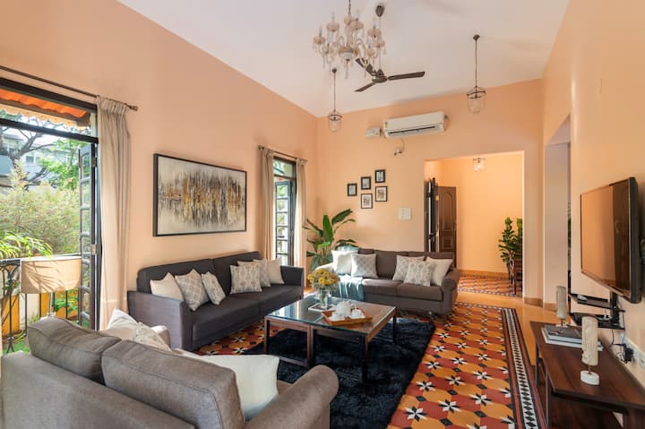 Living room image 3