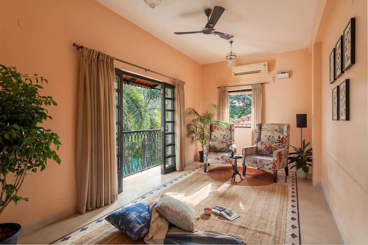 Living room image 5