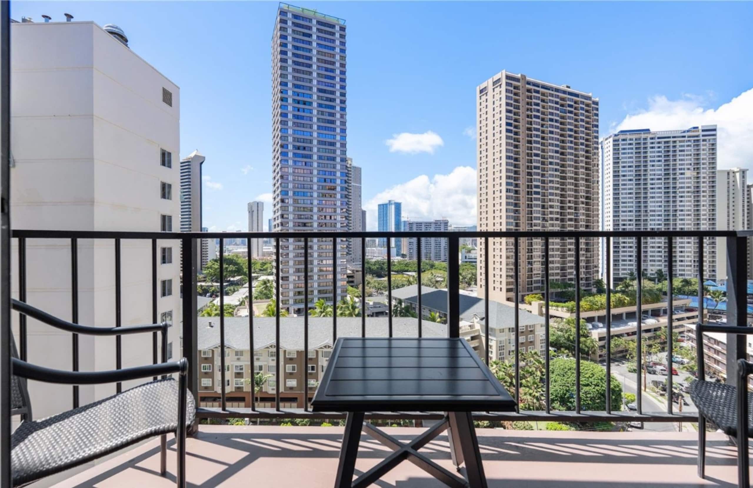 Waikiki Studio w/ Parking | City & Partial Ocean - Image 5
