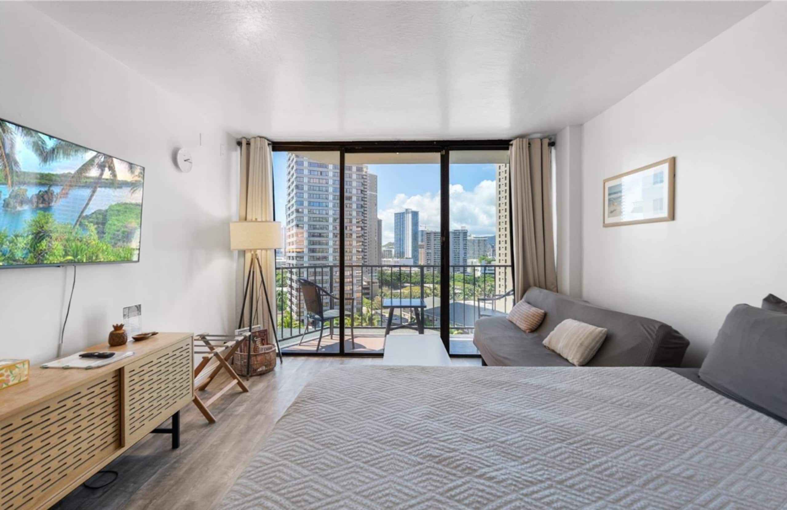 Waikiki Studio w/ Parking | City & Partial Ocean - Image 1