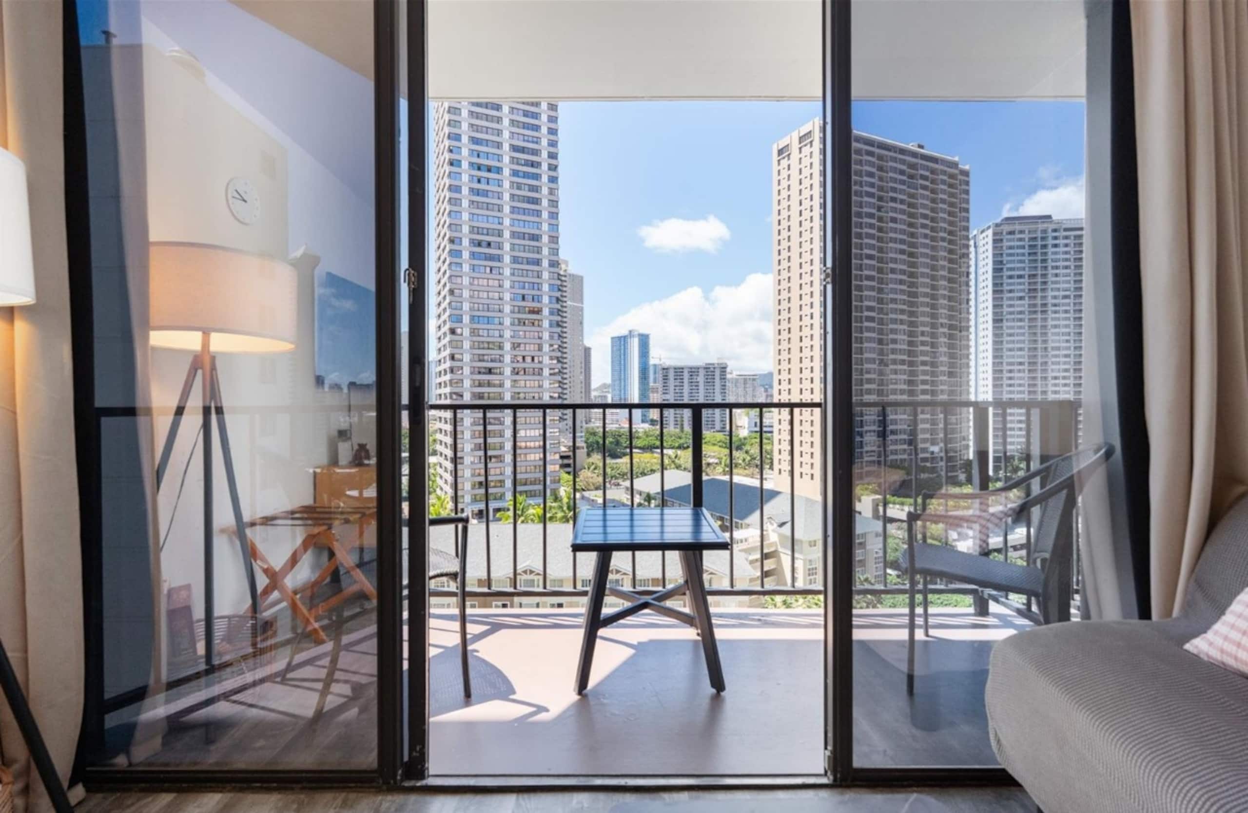 Waikiki Studio w/ Parking | City & Partial Ocean - Image 4