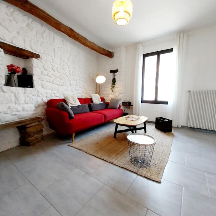 Maisonnette De Ville-calme-jardin Fleurie-terrasse - France