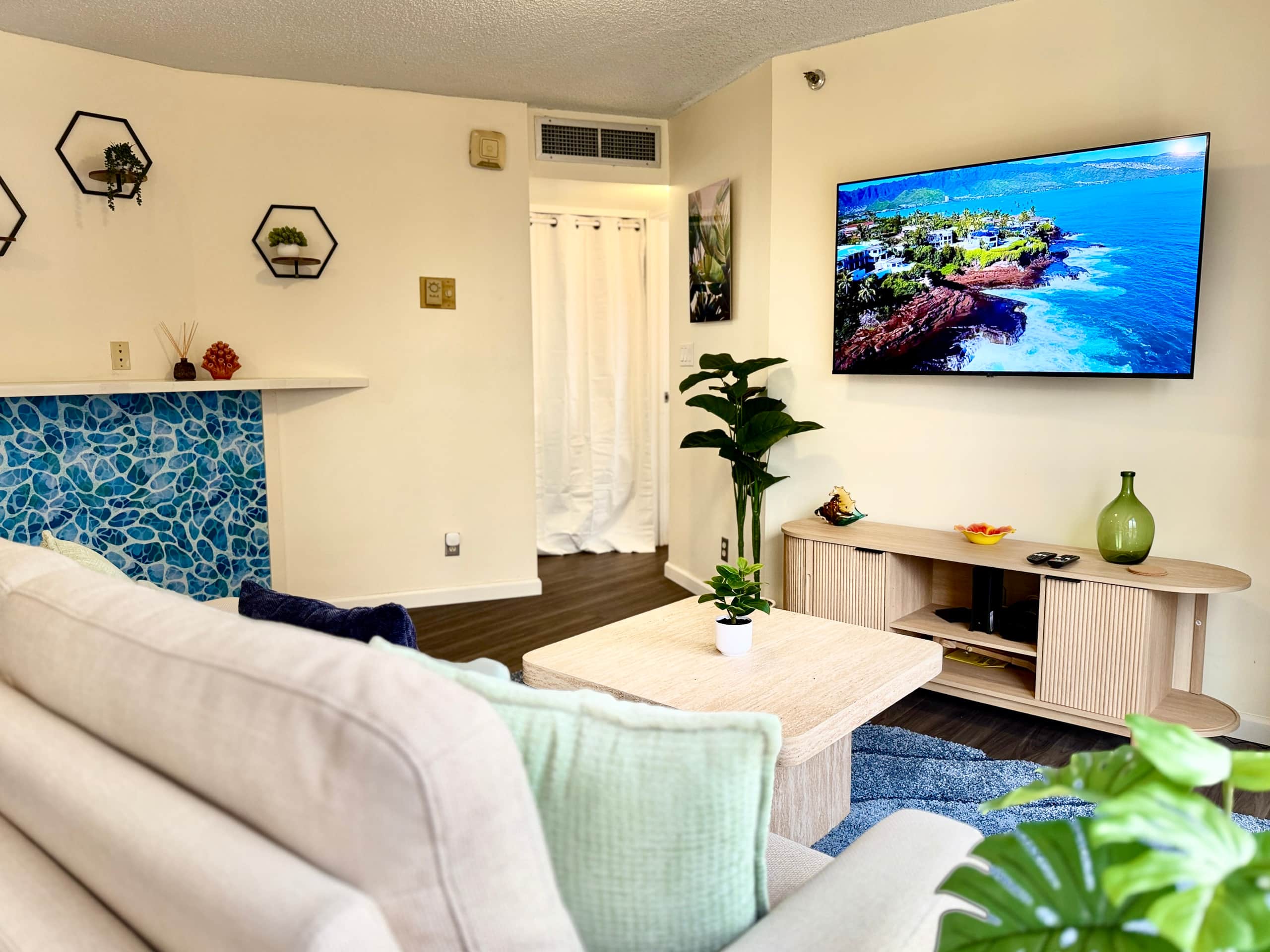 Honolulu Ocean/Mountain View Stay-Parking/Laundry - Image 8