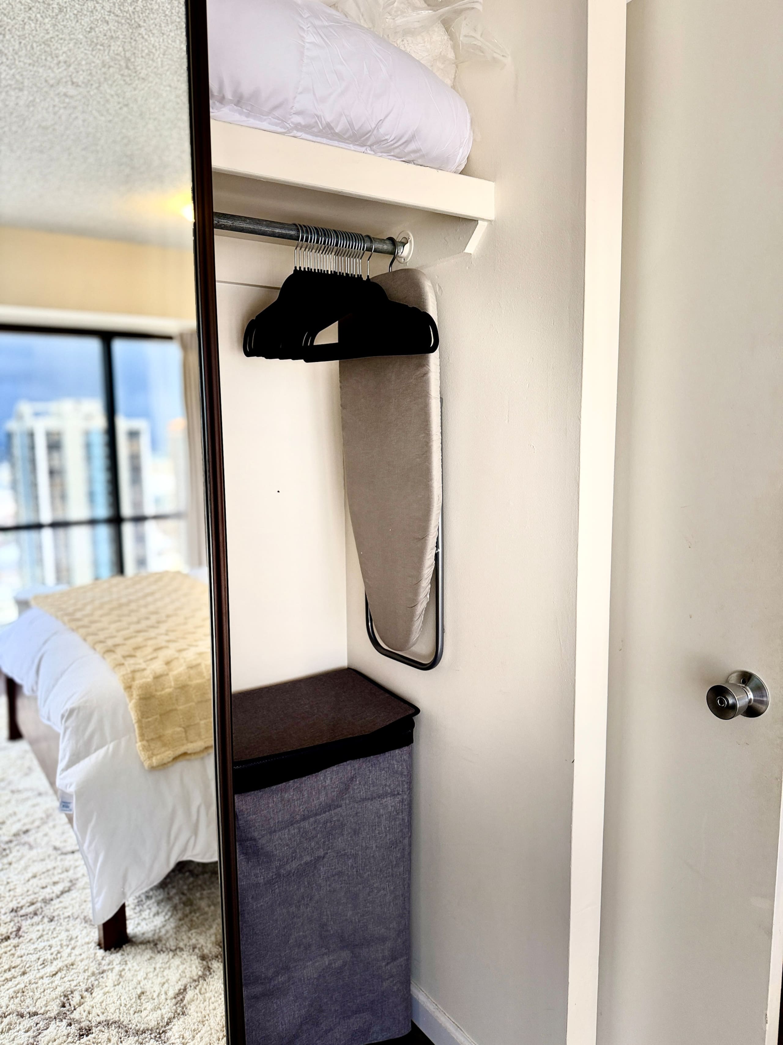 Honolulu Ocean/Mountain View Stay-Parking/Laundry - Image 37