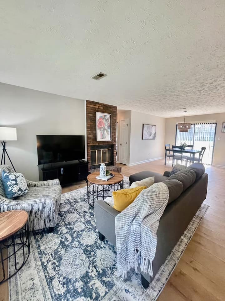 Cozy & Convenient Knoxville Haven - Knoxville, TN
