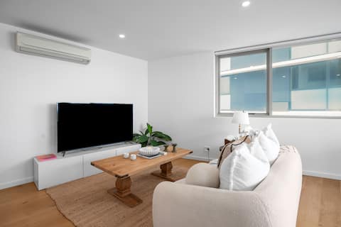 Top Airbnb: Neo 504 | Coastal Luxe in Mermaid Beach in Mermaid Beach