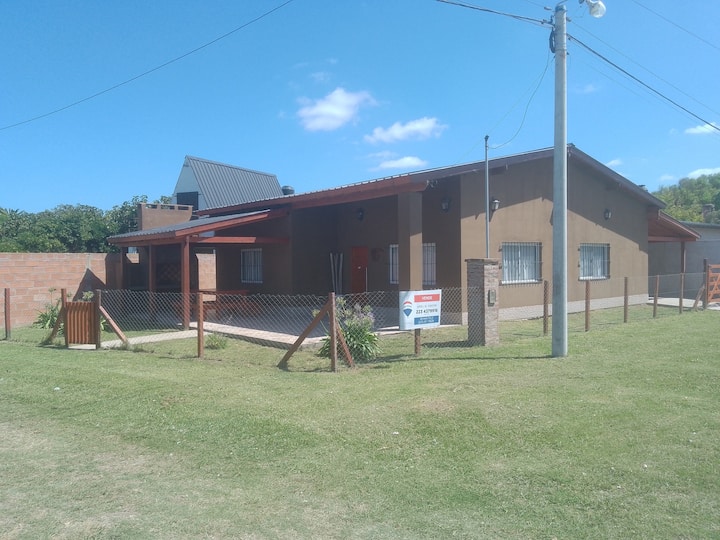 Casa Exclusiva 100 Mts. Playa Las Brusquitas. - Miramar