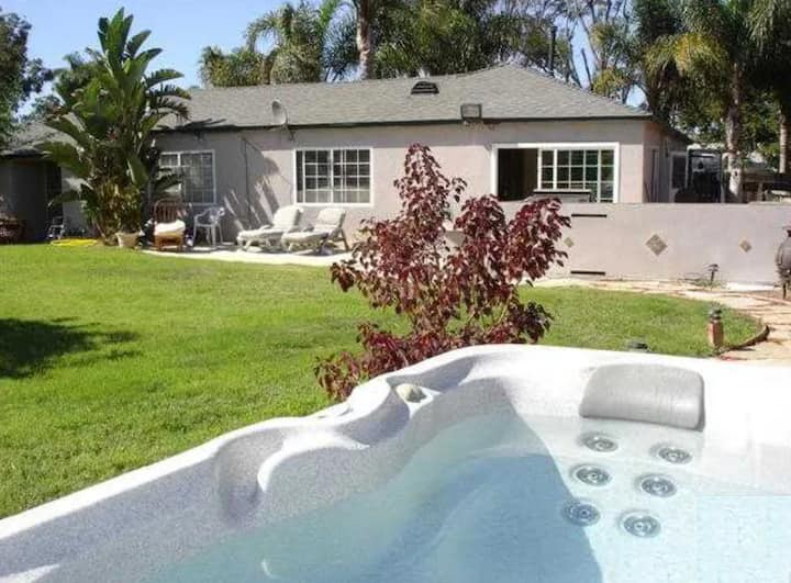 Newport Hb Coastal Canyon Home, Bike Path To Beach - Costa Mesa, CA