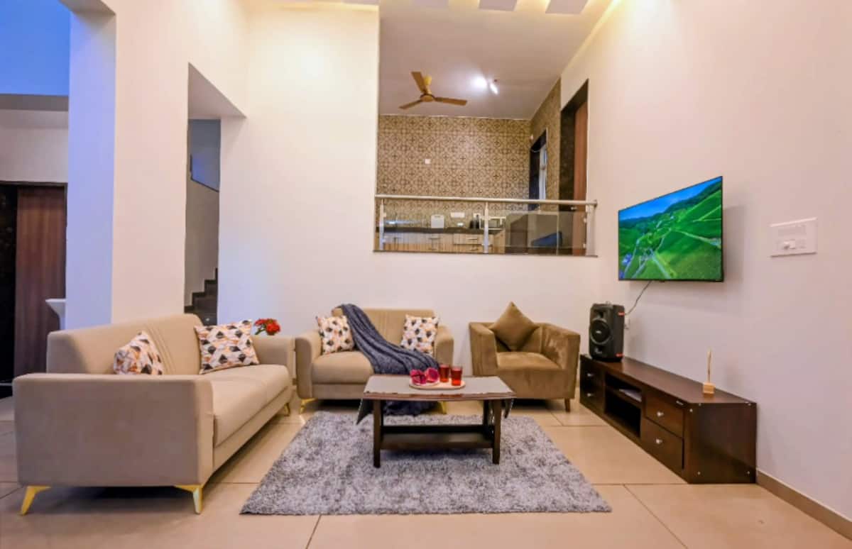 Villa No. 7 · Thoughtfully Designed 3BHK · Private Pool · Lonavala · Sleeps 12 - 5