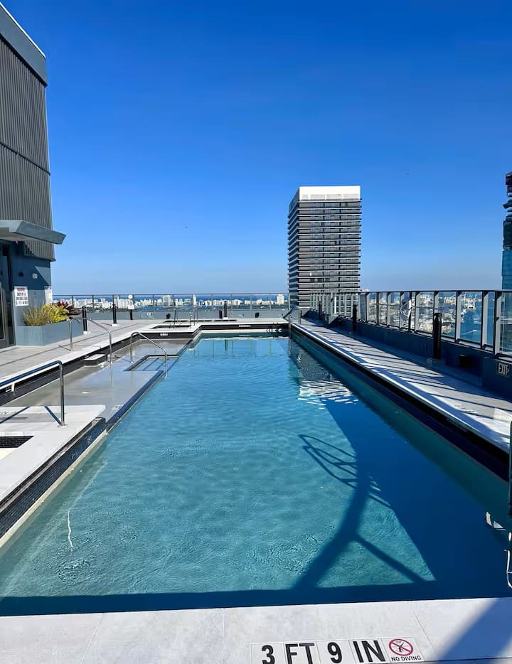 34th Floor Luxurious 1br | Epic View+top Location - Miami, FL