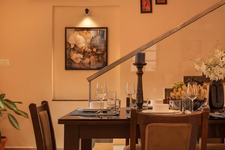 Dining area image 4