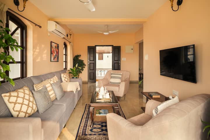 Living room image 4