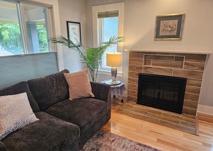 Spacious Georgetown Bungalow - Seattle, WA