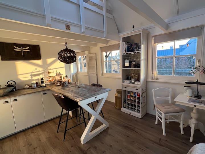 Tiny House Met Veranda Aan Het Water - Noord-Holland